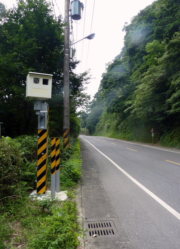 圖4 北宜公路固定式測速器